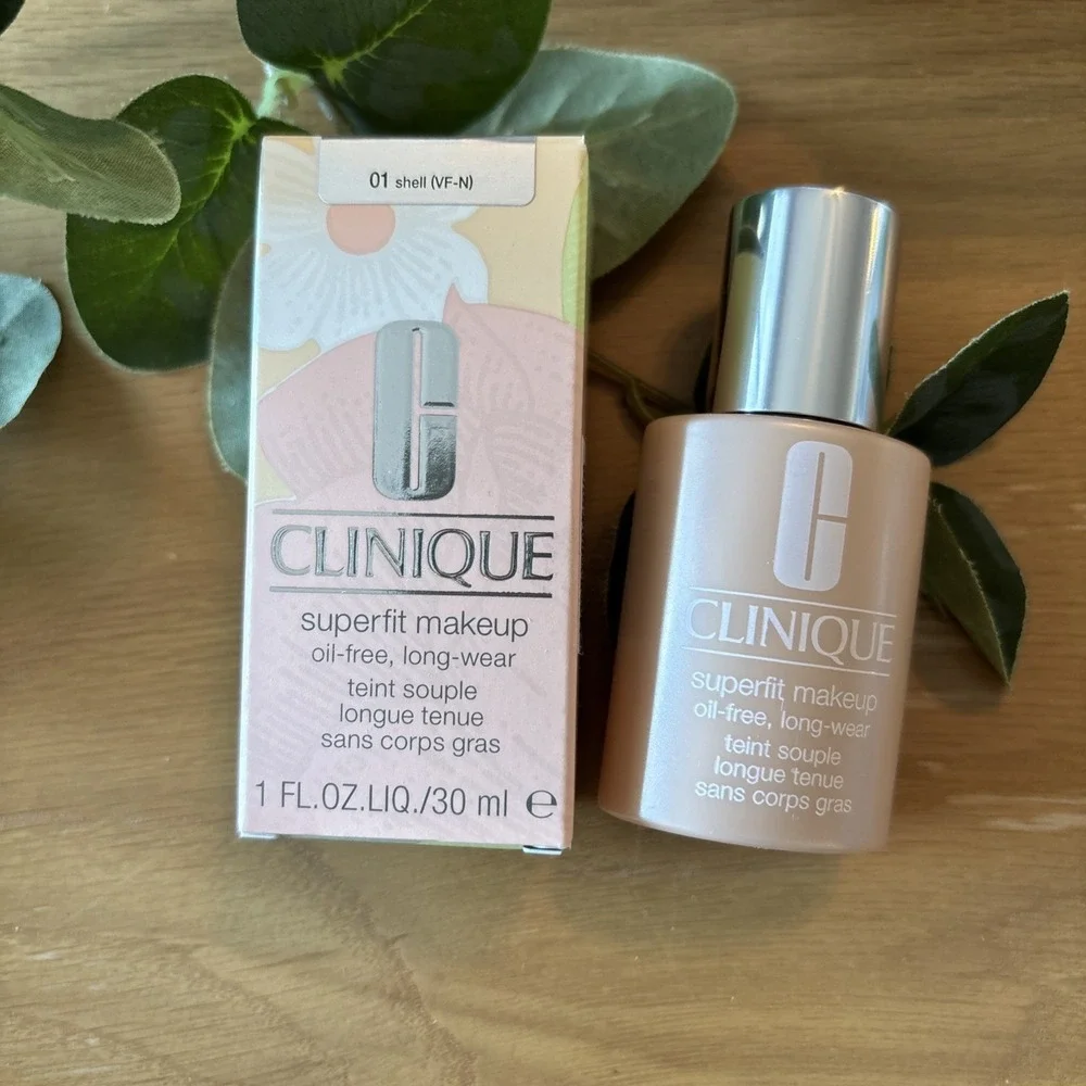 CLINIQUE SUPERFIT MAKEUP FULL SIZE 1 OZ DISCONTINUED NEW RARE! Color: Shell 01